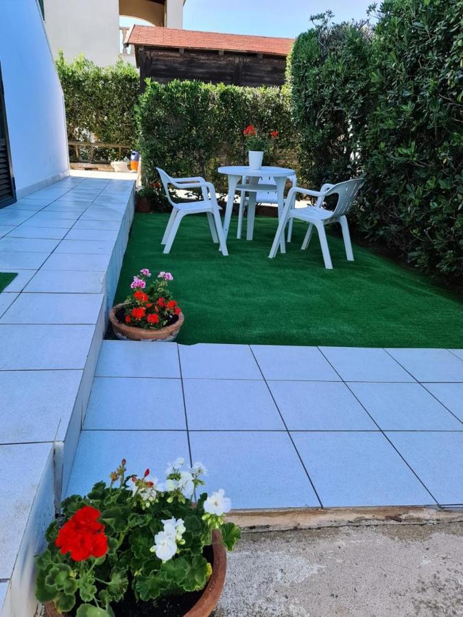 Apartamentos Delfines Cala Blanca  Exterior foto