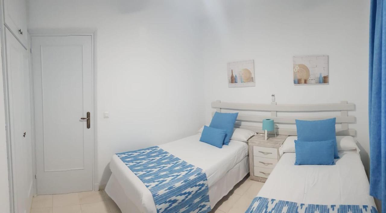 Apartamentos Delfines Cala Blanca  Exterior foto